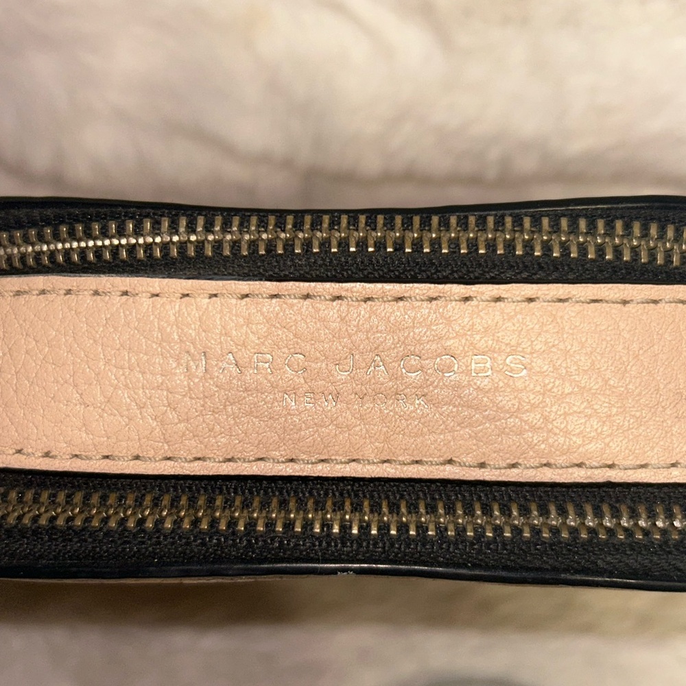 Marc Jacobs Tan/Pink Shutter Leather Crossbody Bag - Picture 3 of 16